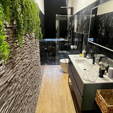 Exclusive And Reserved Suite, Secure Parking * Catania