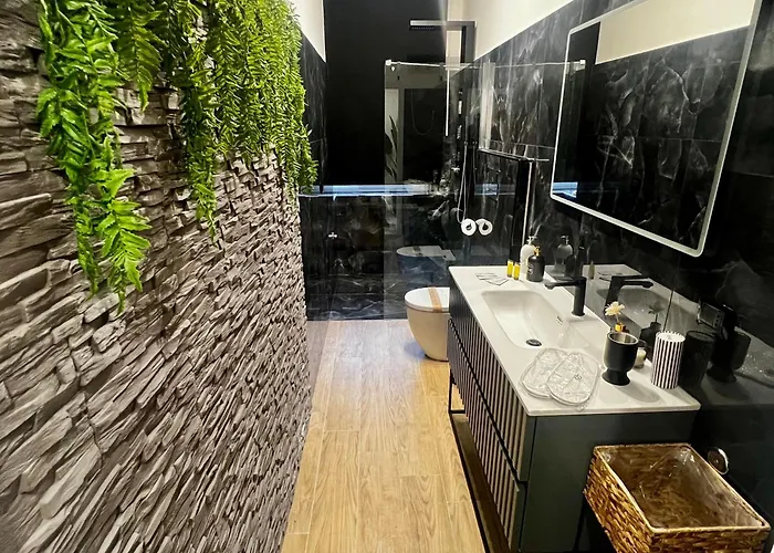 Exclusive And Reserved Suite, Secure Parking * Catania